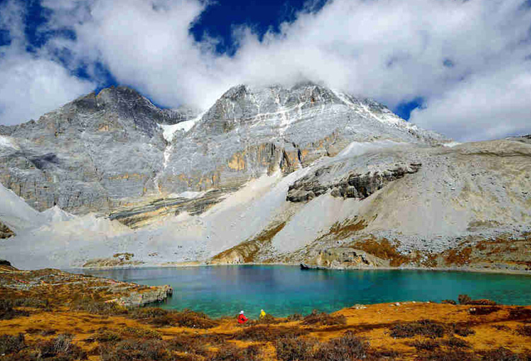 什么季节去稻城亚丁旅游最好