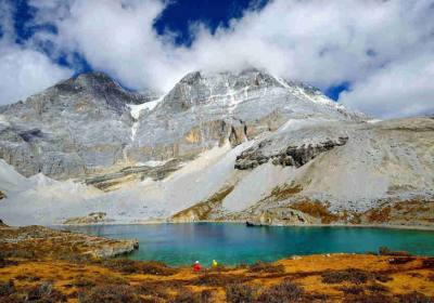 什么季节去稻城亚丁旅游最好