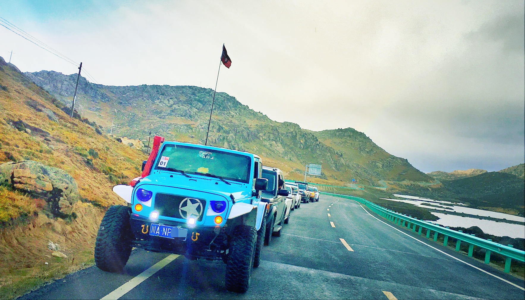 稻城亚丁自驾游开什么车比较好